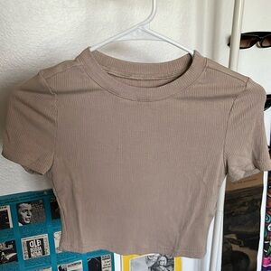tan/cream crop top